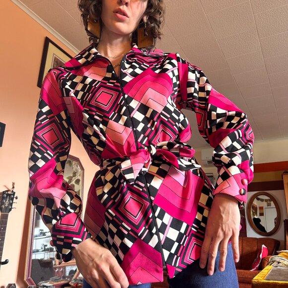 1970s DISCO handmade geometric print hot pink and black zip up belted blazer! - Picture 2 of 14